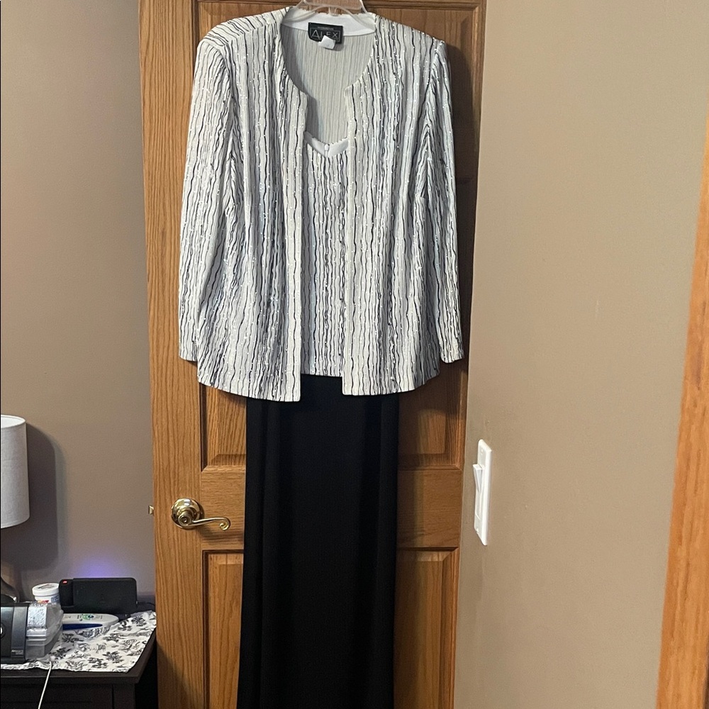 Two piece Alex Evenings Black and White Maxi Dress with jacket